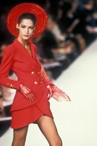 812609928_Chanel1990HauteCouture57.thumb.jpg.692662d9b4b0e5dcf97f38ea4cca4a95.jpg