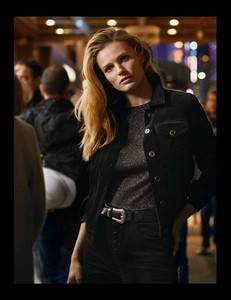 Edita-Vilkeviciute-Massimo-Dutti-Winter-2018-Evening-Essential-18-620x802.thumb.jpg.05bdb68d8f6a772365b13d3aff7f8953.jpg