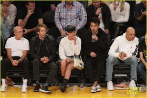 halsey-lakers-game-09.jpg