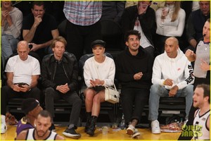 halsey-lakers-game-11.jpg