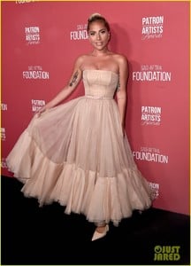 lady-gaga-goes-pretty-in-pink-for-patron-of-the-artists-awards-08.jpg