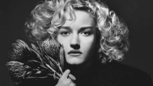 1090254133_Pirelli2019_AlbertWatson(5)JuliaGarner.thumb.jpg.98957e1e2f443f1f0eeb2ae6884f8d31.jpg