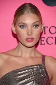 Elsa+Hosk+Victoria+Secret+Viewing+Party+Arrivals+6W1mUEPm7ksx.jpg