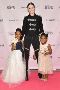 Coco+Rocha+Runway+Heroes+Benefit+Childhood+-N-AaZpMZv3x.jpg