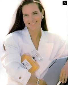 Chanel_Fragance_1989.thumb.png.6991a41ecd19acaa881bf480d75bfdec.png