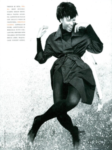 Frange_Demarchelier_Vogue_Italia_November_1989_08.thumb.png.4b1f22c2b5b3804488c637c6ed1154fc.png