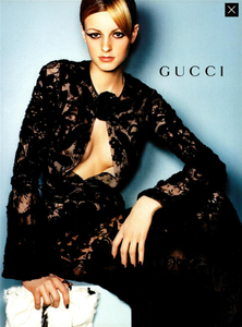 Testino_Gucci_Fall_Winter_99_00_02.thumb.png.dfad227c08a591f16e6674ac17261ba8.png