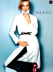 Testino_Gucci_Fall_Winter_99_00_06.thumb.png.6795b6ba28be993c09eaa154dbc26bc1.png