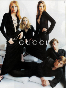 Testino_Gucci_Spring_Summer_1996_08.thumb.png.22e46f84734f92cb0441d34606b2d413.png