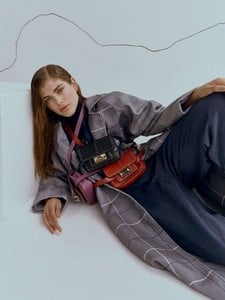 Vogue-Brazil-March-2018_Valentina-Sampaio-3-768x1024.thumb.jpg.fcb447cf2cf3c905fc492813d3441e93.jpg