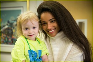 ciara-childrens-hospital-visit-04.JPG