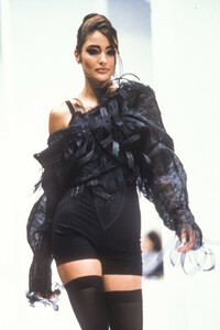 0_dolce-gabbana-ss-1991-1_html.thumb.JPEG.9c2247b415519b0a1bef004f394fc1e1.JPEG