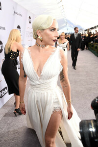 Lady+Gaga+25th+Annual+Screen+Actors+Guild+5_lBeWns_c-x.jpg