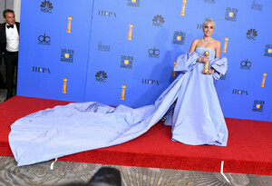 Lady+Gaga+76th+Annual+Golden+Globe+Awards+vX0msKuLf39x.jpg