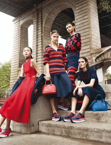 Harris_DKNY_Spring_Summer_2015_01.thumb.png.eeb29bdd82505ef85f8767de894b4128.png