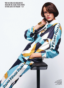 Lagerfeld_V_Magazine_Winter_2014_06.thumb.png.b05ca0aada2986d3b29e7c7bf102e63b.png