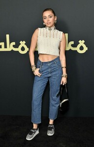 Miley-Cyrus_-Miu-Miu-SHAKO-MAKO-Release-Party--09-670x1046.jpg