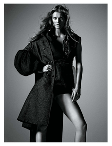 Sorrenti_W_Magazine_September_2013_07.thumb.png.ca81695cd3cb0dd6af2465a18f5f4454.png