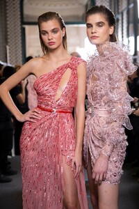 backstage-defile-zuhair-murad-printemps-ete-2019-paris-coulisses-168.thumb.jpg.a084a87589ad03d0fb8488ebf5a83d24.jpg