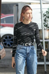 hailey-rhode-bieber-street-style-01-20-2019-3.jpg