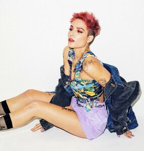 halsey-gq-japan-2019-1.thumb.jpg.69cb28bb4abb1e031e5f844e2cb4ad47.jpg