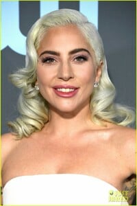 lady-gaga-critics-choice-2019-awards-02.jpg