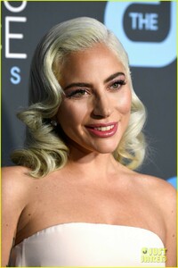 lady-gaga-critics-choice-2019-awards-11.jpg