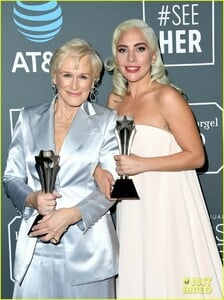 lady-gaga-glenn-close-mom-became-friends-11.jpg