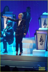 lady-gaga-jazz-and-piano-opening-night-12.jpg