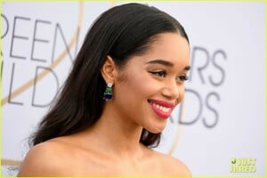 laura-harrier-loewe-pink-dress-sag-awards-03.jpg