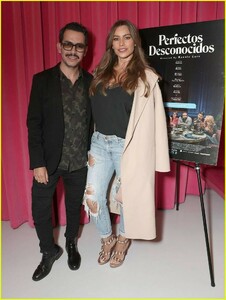 sofia-vergara-perfect-strangers-screening-05.jpg