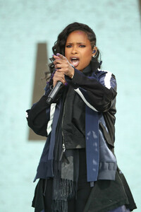 Jennifer+Hudson+Hundreds+Thousands+Attend+xwUL2OAgY47x.jpg