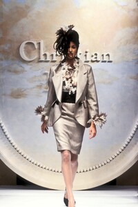 1138280733_ChristianDior1993HauteCouture85.thumb.jpg.59d1cba389bd67dae707d581a453556d.jpg