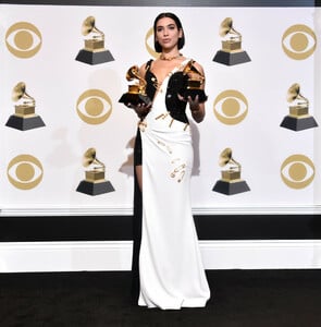 Dua+Lipa+61st+Annual+Grammy+Awards+Press+Room+krNVFOvtJ_fx.jpg