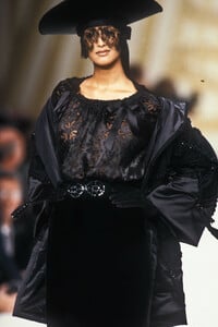 1248645212_PierreBalmain1992HauteCouture6.thumb.jpg.b6fa27d9382aa19be048220202c2482c.jpg