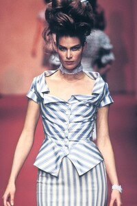 1300199619_VivienneWestwood1997WomenRTW177.thumb.jpg.673831db525e5b186c88bceb19c46973.jpg