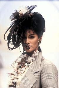 1517305030_ChristianDior1993HauteCouture87.thumb.jpg.508a9d2e0a030283212cdbd386a11d68.jpg