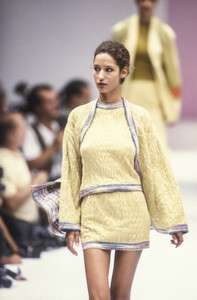 1559701690_Missoni1991WomenRTW45.thumb.jpg.6ba416299b8e9471f4ac17f1dcc4d000.jpg