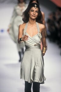 1806614439_KarlLagerfeld1991WomenRTW121.thumb.jpg.d8d7b19fff84df81ae1fd28979b04d62.jpg