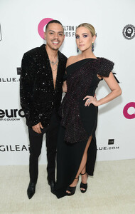 Ashlee+Simpson+27th+Annual+Elton+John+AIDS+uBACrRK1T6Xx.jpg