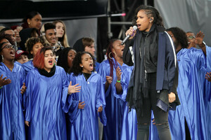 Jennifer+Hudson+Hundreds+Thousands+Attend+xsVwA6sAQi-x.jpg