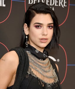 Dua+Lipa+Warner+Music+Group+Hosts+Pre+Grammy+zTUSx2j8KyFx.jpg