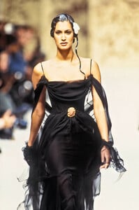 2040934881_Chanel1993HauteCouture108.thumb.jpg.9cd3549afed2ba63d88f3fbc4d7e5384.jpg