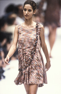 2066250721_Missoni1991WomenRTW19.thumb.jpg.3046152bf23ae5d4808f545df7c7ac7d.jpg