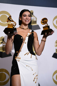 Dua+Lipa+61st+Annual+Grammy+Awards+Press+Room+iO2jexIq_tfx.jpg