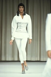 221911663_AzzedineAlaia1992WomenRTW20.thumb.jpg.a7a02307100663953a94aa827b92c814.jpg