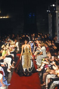 237850197_JeanPaulGaultier1997HauteCouture86.thumb.jpg.52a6fcb629340f51549d4fd7cc0d917d.jpg