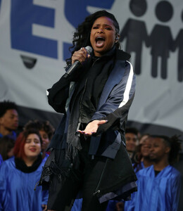 Jennifer+Hudson+Hundreds+Thousands+Attend+xHhk_6YllP9x.jpg