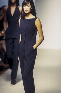 3_jil-sander-ss-1993-4_html.thumb.JPEG.3658c84c6b3683359981ad642bbd74a1.JPEG