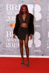 Leomie+Anderson+BRIT+Awards+2019+Red+Carpet+60ZcpOEhhKmx.jpg